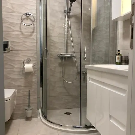 Apartment Purple Rose Valencia Gardens