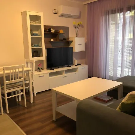 Purple Rose Valencia Gardens 네세부르